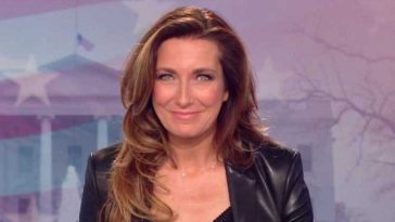 Anne-Claire Coudray : grosse surprise sur TF1, elle fond en larme en direct !