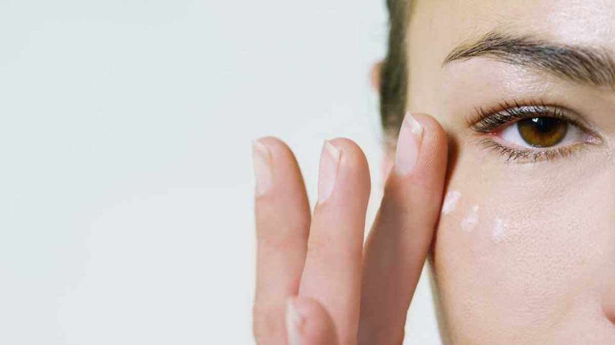 Rides des yeux : trois méthodes naturelles pour rajeunir le contour des yeux