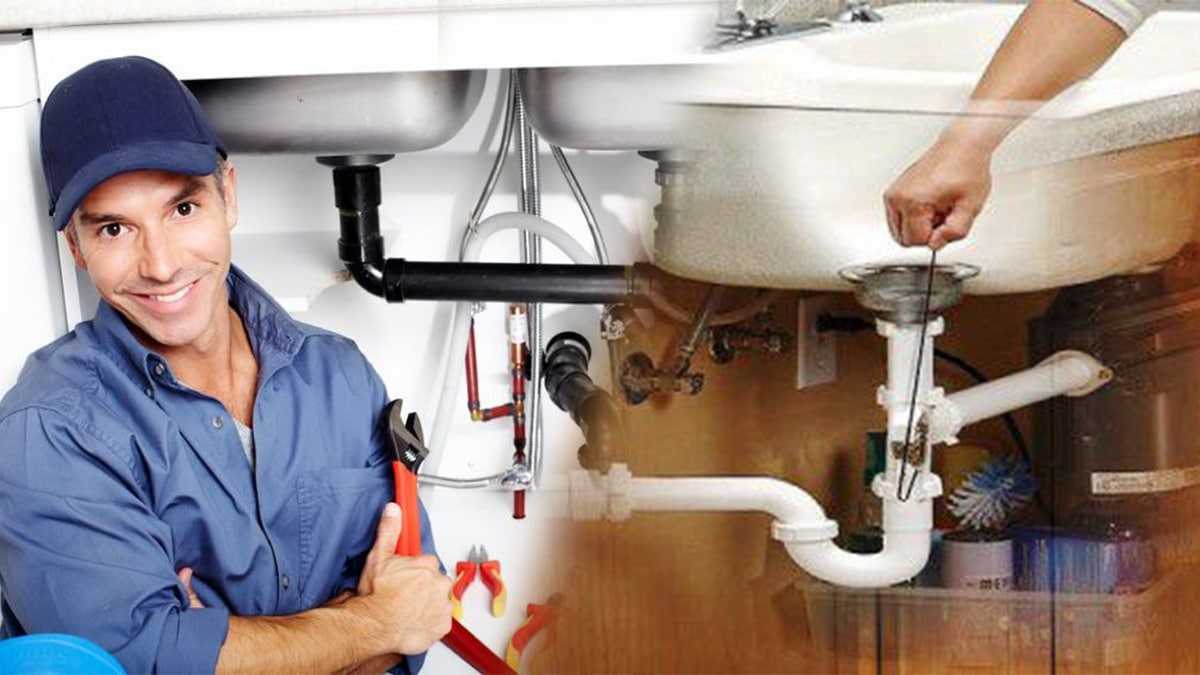 Ce plombier révèle son secret incroyable pour déboucher votre évier sans ventouse comment un pro !