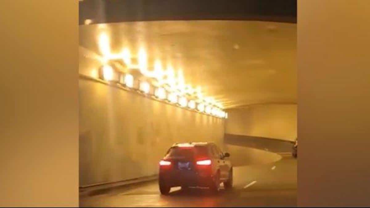 Vidéo : L'illusion d'optique sur la route qui oblige les automobilistes à s'arrêter