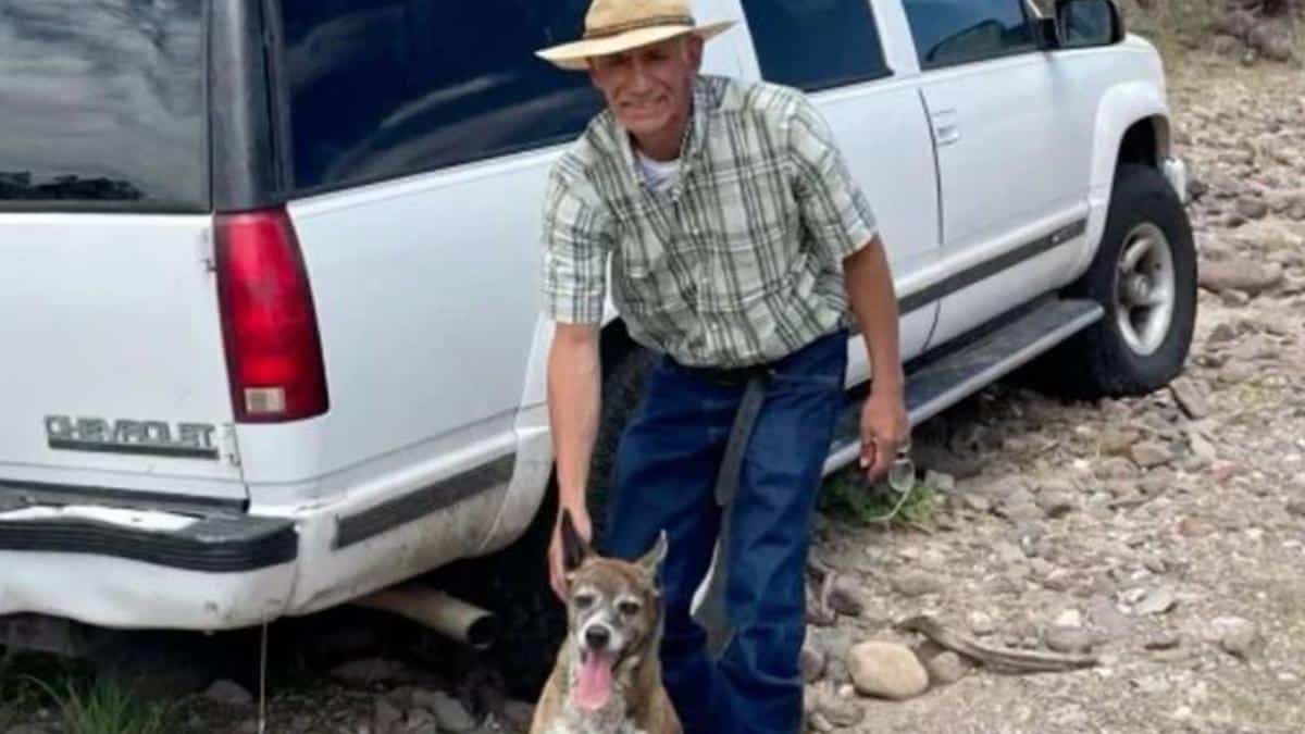 Un homme âgé a survécu près d'une semaine dans le désert grâce à sa chienne : "Nous nous sommes blottis l'un contre l'autre"