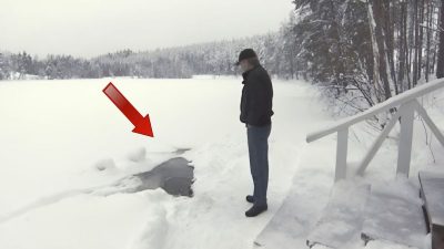 Un homme reçoit chaque jour la visite d'un étrange ami qui émerge de la neige