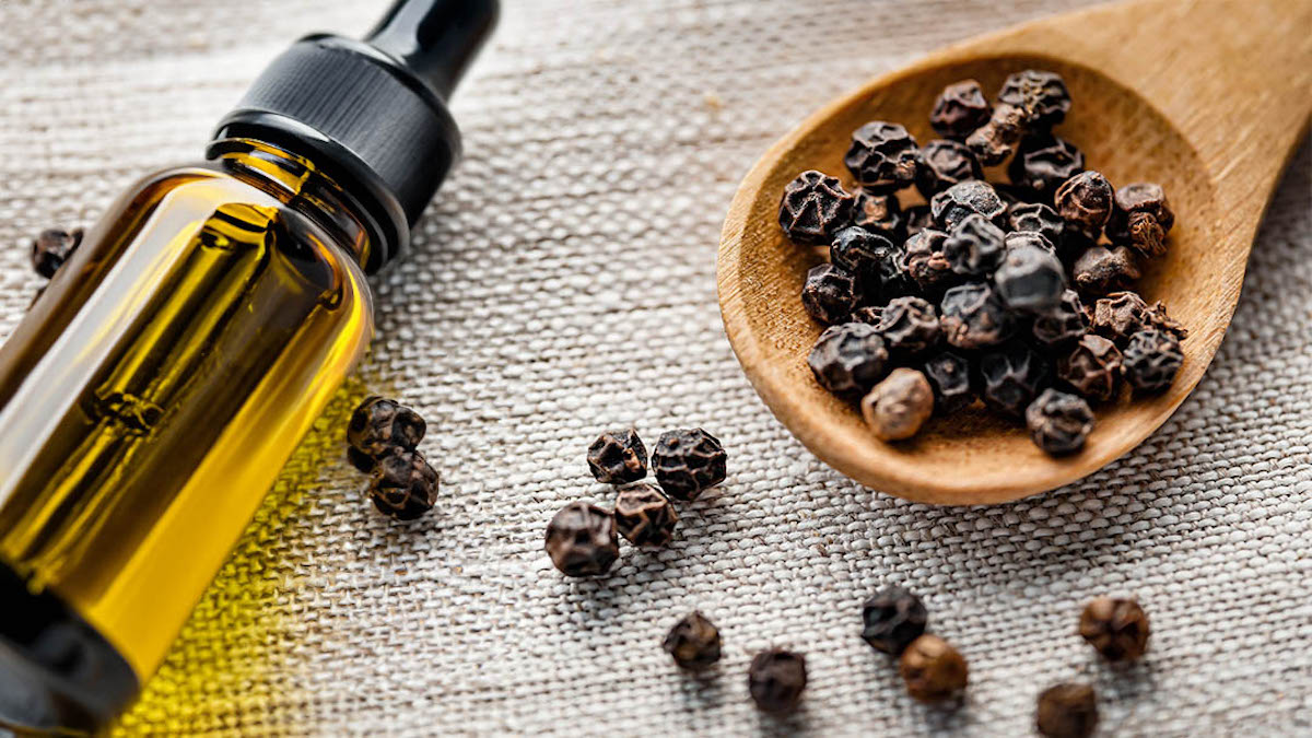 10 bienfaits de l'huile essentielle de poivre noir que vous ne connaissiez pas