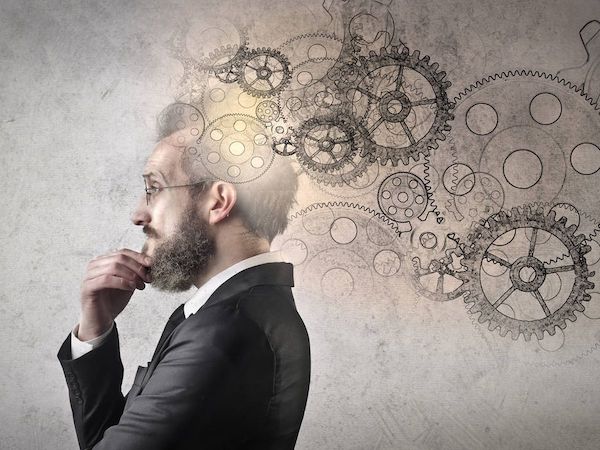 12 signes qui montrent qu'une personne est très intelligente