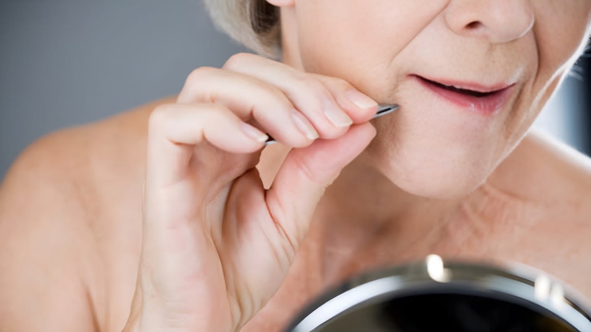 Causes de la pilosité faciale excessive ou indésirable chez les femmes