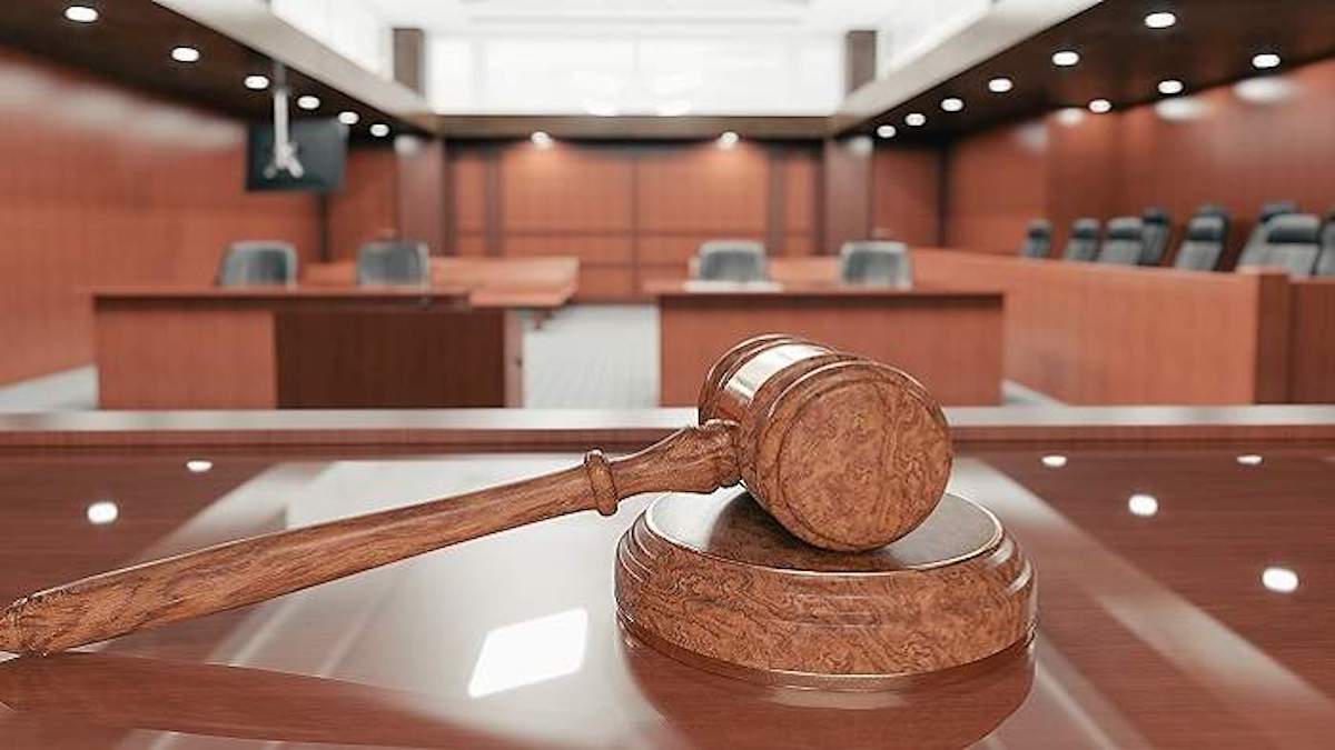 Elle abat le meurtrier de sa fille pendant le procès : condamnée à six ans de prison