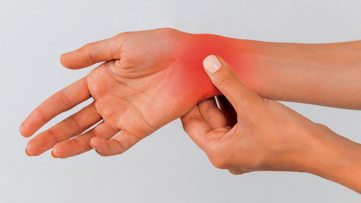 Fourmillements dans les mains et les bras : causes et traitement