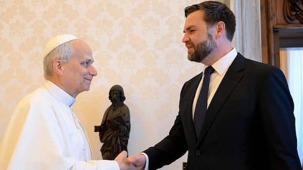 Le pape Léon XIV discute des négociations dans les zones de conflit avec le vice-président américain