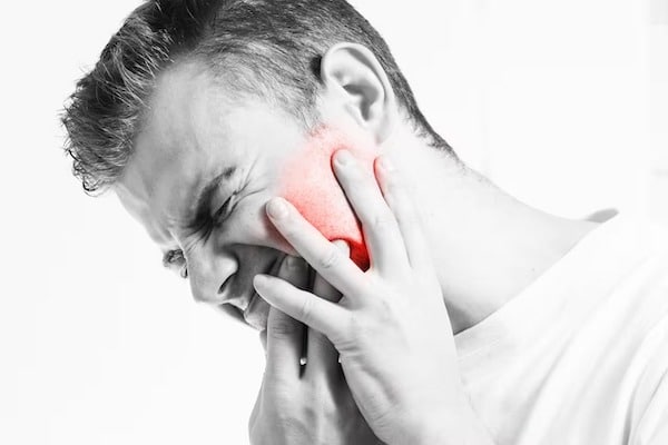 Les remèdes naturels contre le mal de dent que votre dentiste ne veut pas que vous sachiez