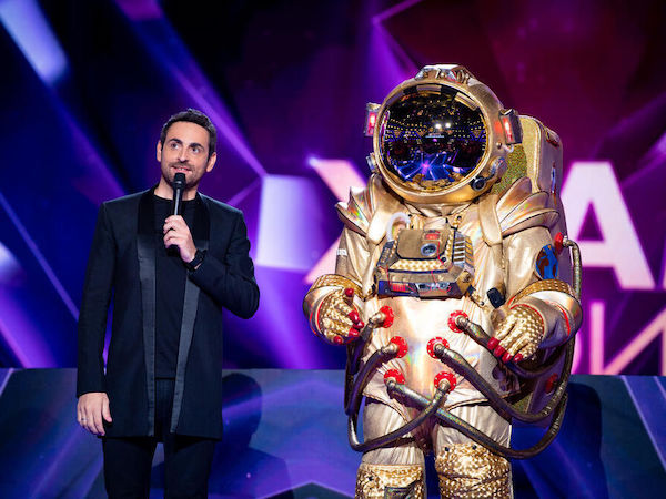 Mask Singer : Pierre Palmade fait une apparition surprise et se retrouve malade dans son costume