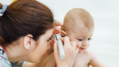 Otite moyenne aiguë : symptômes, diagnostic et traitement