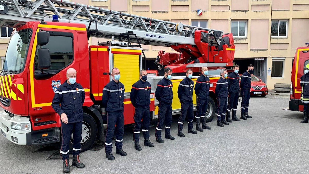 Pompier heurté lors d'un rodéo à Évian : qui est Charly B., le conducteur actuellement mis en examen