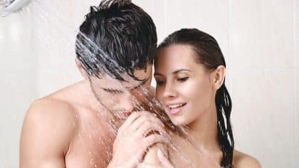 Quels sont les bienfaits de prendre un bain avec son partenaire selon la psychologie ?