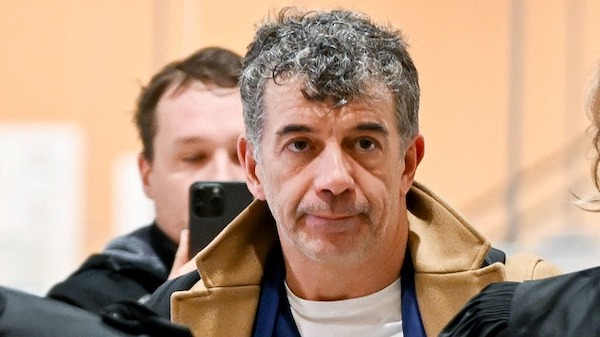 Stéphane Plaza audiencé à son domicile dans le cadre d'une enquête sur un trafic de stupéfiants