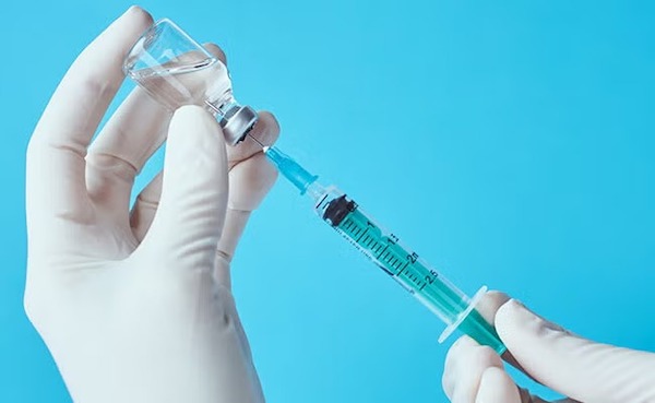 Symptômes persistants derrière le vaccin COVID-19 : un studio révèle des effets immunitaires inconnus