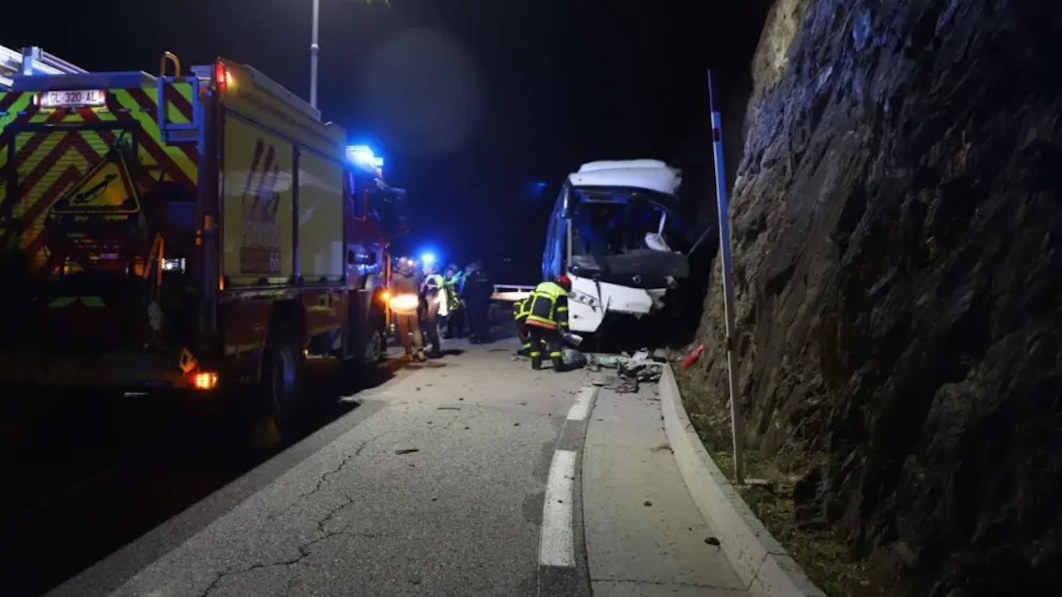 Un automobiliste circule à contre-sens sur l’A87 et percute un minibus : un décès et sept personnes blessées en Maine-et-Loire