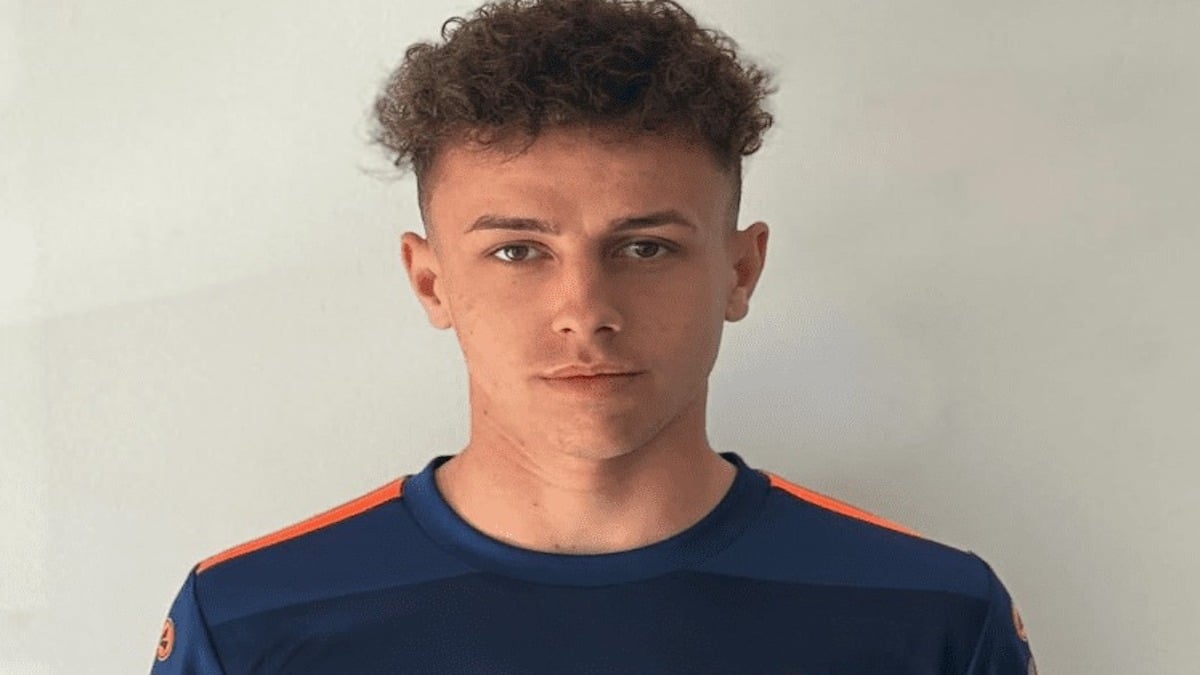 Un footballeur de 19 ans décède après avoir souffert d'une maladie douloureuse et rare