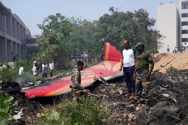 4 causes possibles du crash de l'avion d'Air India qui a mis 30 secondes à s'écraser