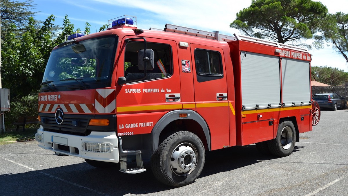 Accident impressionnant sur la route des Deux-Sèvres : huit personnes impliquées, y compris un bébé