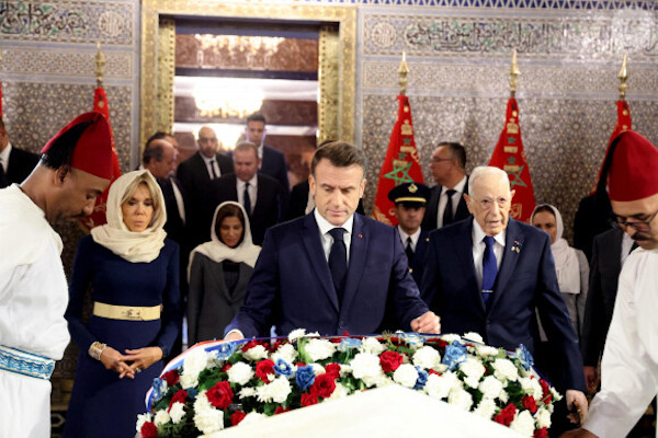 Brigitte Macron envoilée lors d'une visite d'État : les photos suscitent des réactions
