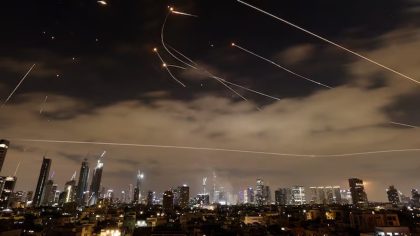 Des missiles frappent des bases américaines au Qatar, des explosions entendues à Doha suite aux tensions Israël-Iran