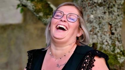 "Elle voulait juste aider" : la tristesse suite au décès tragique de Mélanie, la surveillante poignardée à Nogent