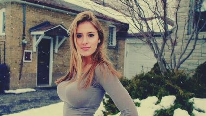 La prof de maths sexy qui fait sensation sur les réseaux sociaux