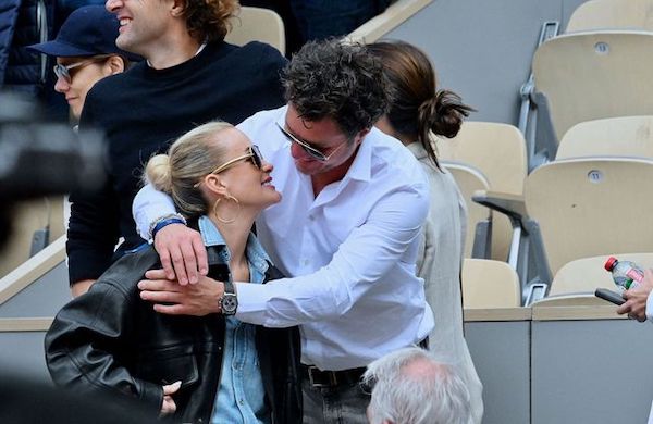 Laeticia Hallyday en couple : la veuve de Johnny rayonne d'amour à Roland-Garros