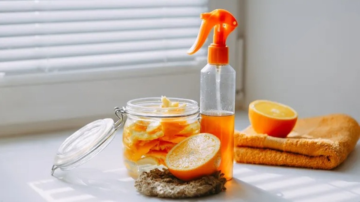 Le dégraissant naturel infaillible pour votre cuisine aux écorces d'orange et au vinaigre