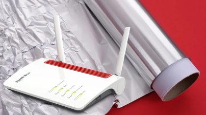 Pourquoi vous devriez mettre du papier aluminium derrière votre routeur