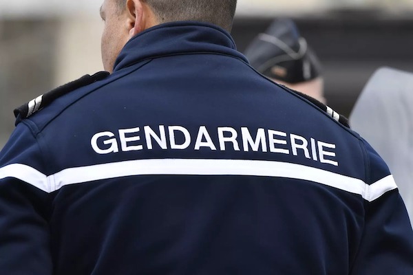 Qui était Mélanie, la surveillante tragiquement tuée par arme blanche dans un collège de Haute-Marne ?