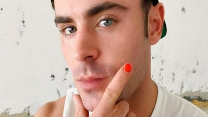 Si vous apercevez un homme avec un ongle peint, voici ce que cela veut dire