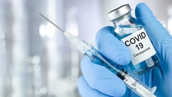Symptômes persistants après le vaccin COVID-19 : une étude révèle des effets immunologiques inattendus