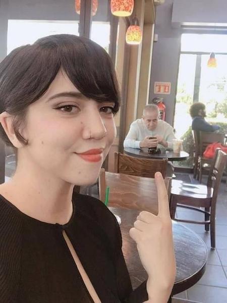 Un père accompagne sa fille à un rendez-vous avec un gars de Tinder et cela devient viral