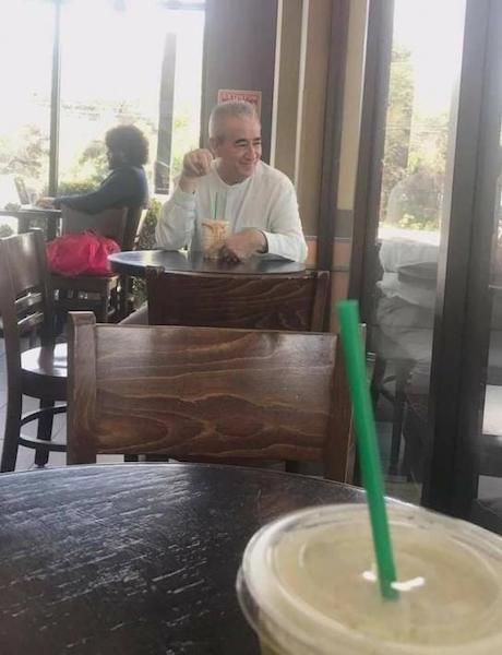 Un père accompagne sa fille à un rendez-vous avec un gars de Tinder et cela devient viral
