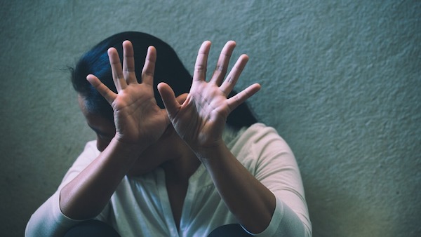 Une femme admise à l'hôpital après avoir été battue par son partenaire