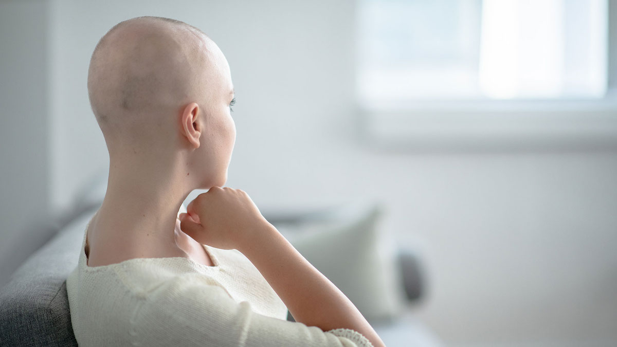 Une femme de 21 ans, diagnostiquée d'un cancer, révèle le symptôme inconnu qu'elle a ignoré