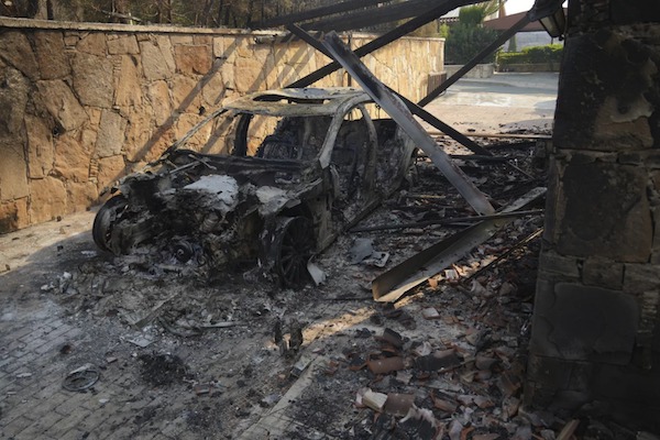 Deux morts dans l'explosion d'une bombe incendiaire à Chypre