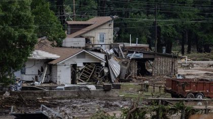 Inondations au Texas : plus de 100 morts et des recherches désespérées pour des dizaines de disparus