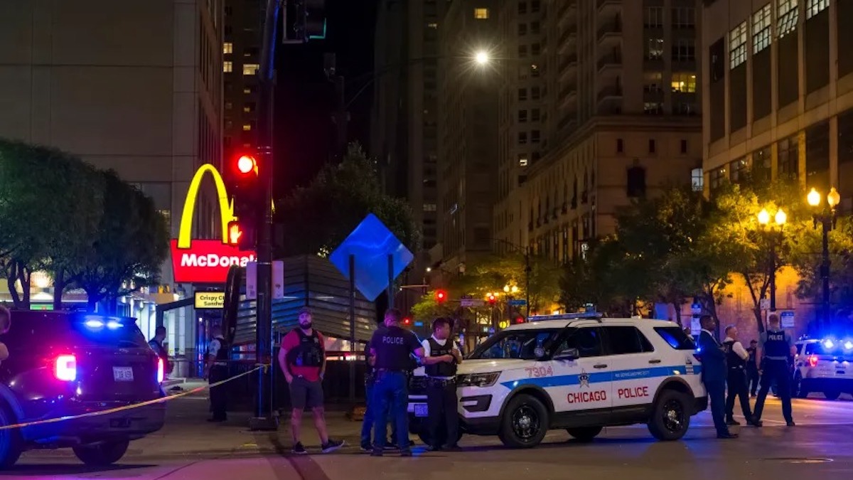 « Je n’ai jamais rien vu de tel » : quatre morts et de nombreux blessés lors d'une fusillade de masse à Chicago
