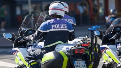 Le Mans : Un policier motocycliste gravement blessé dans une collision sur l'avenue Bollée