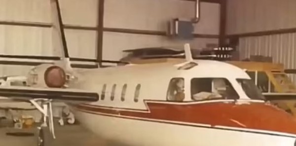 Les restes d'un avion mystérieusement disparu il y a plus de 50 ans ont été retrouvés au fond d'un lac