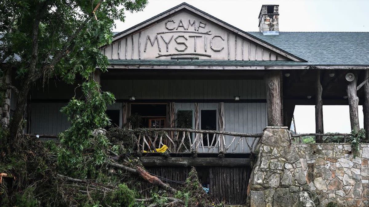 L'une des filles disparues du camp a été retrouvée à 19 kilomètres en aval de la rivière au Texas