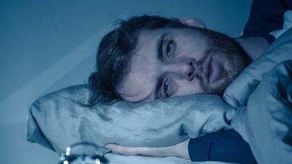 Pourquoi vous réveillez-vous entre 3 ou 4h du matin ? Voici ce que votre corps essaye de vous dire