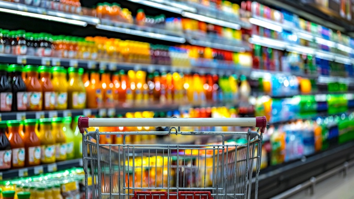 Quand la jalousie dépasse les limites : une scène inattendue devant un magasin