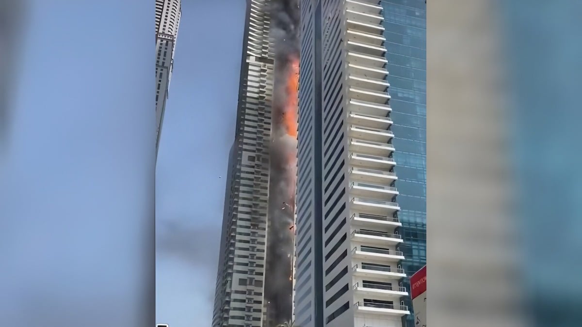 Un incendie ravage un gratte-ciel de 67 étages à Dubaï