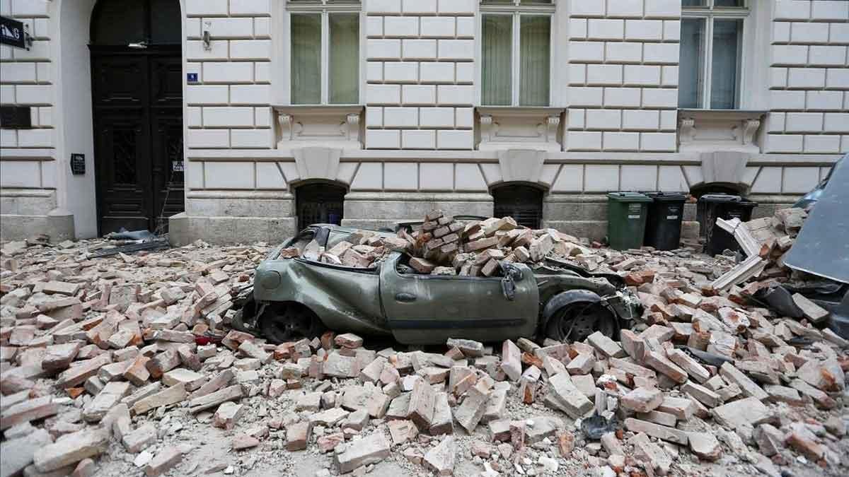 Un tremblement de terre préliminaire de magnitude 7,4 dans l'est de la Russie a déclenché une alerte au tsunami