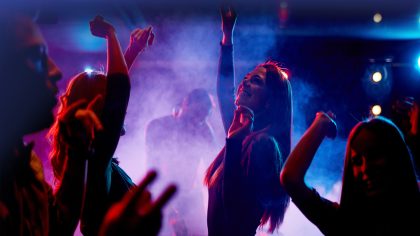Une jeune fille de 18 ans est tombée d'une hauteur de cinq mètres lors d'une sortie nocturne
