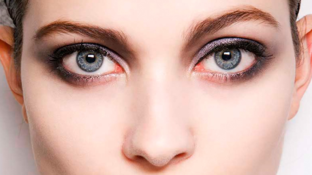 Caractéristiques des femmes aux grands yeux