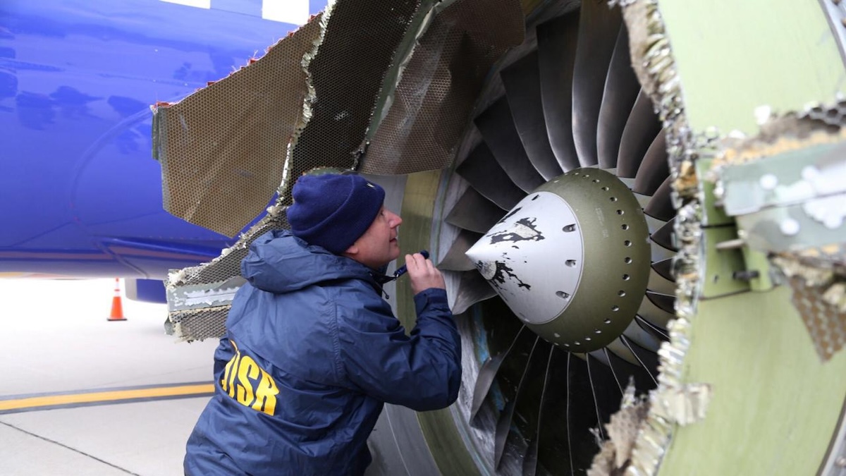 Le moteur d’un avion a été détruit, et ce qui s’est passé ensuite était véritablement terrifiant